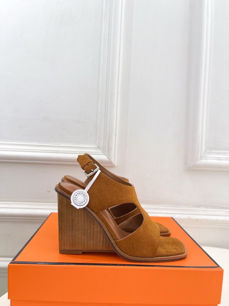 Босоножки фото 2