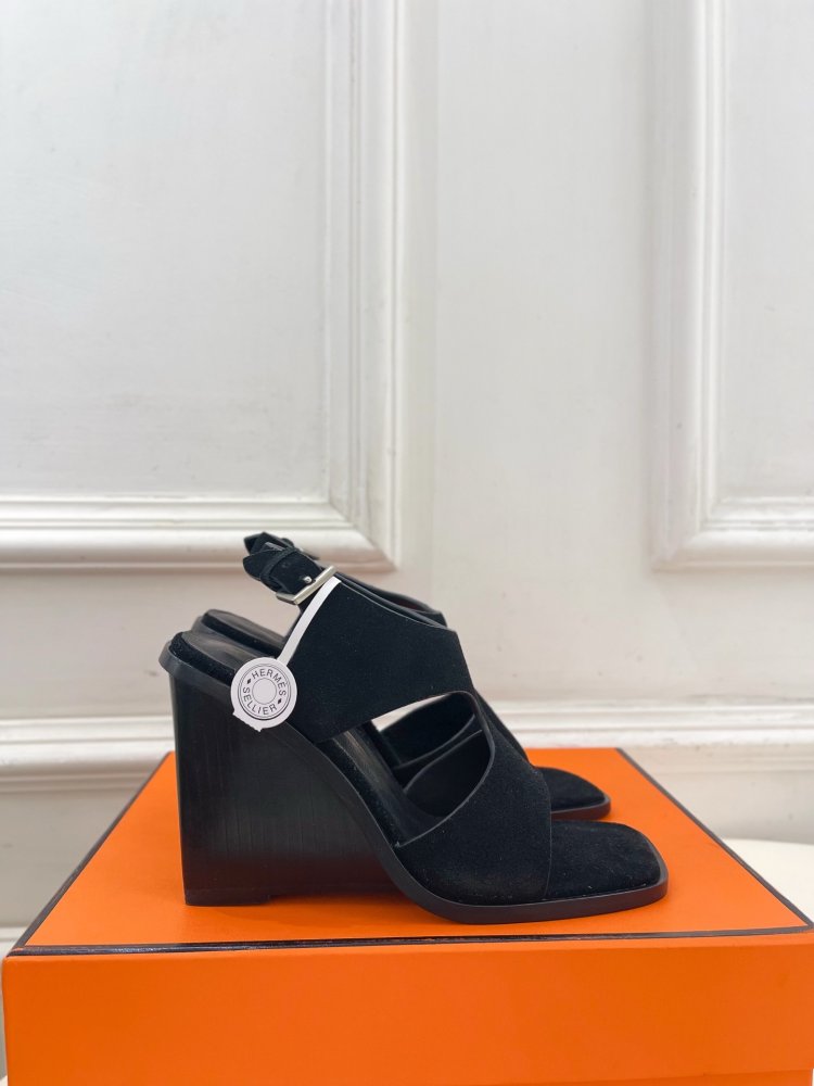 Босоножки фото 2