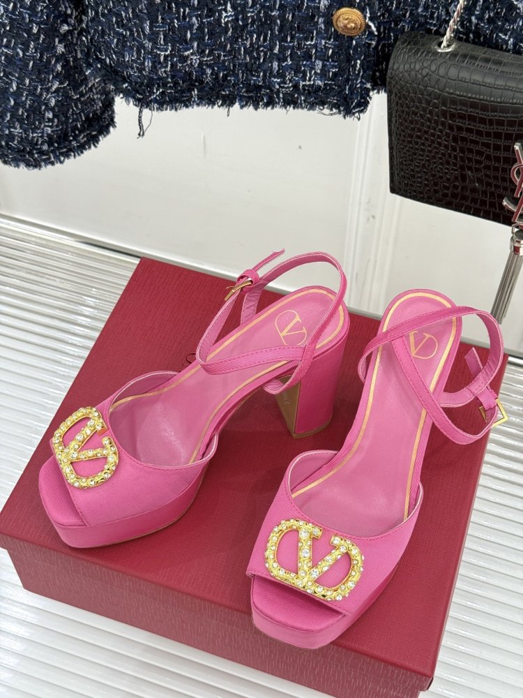 Босоножки фото 2