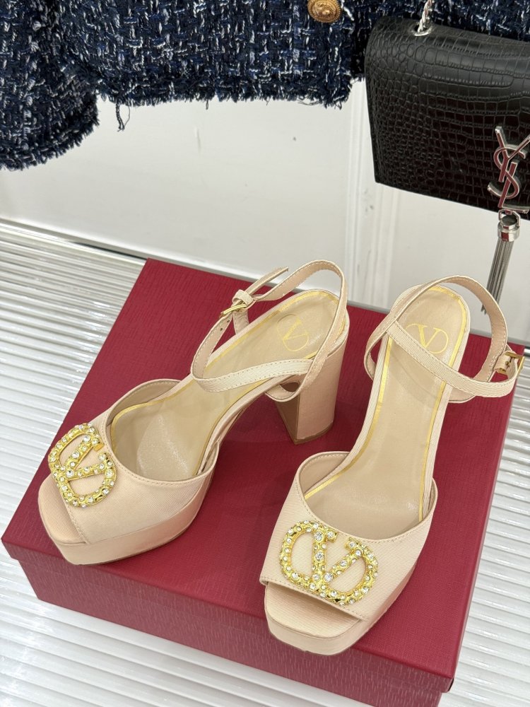 Босоножки фото 2