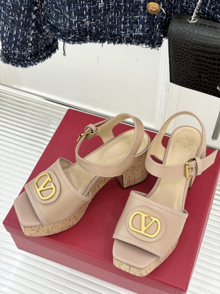 Босоножки фото 2