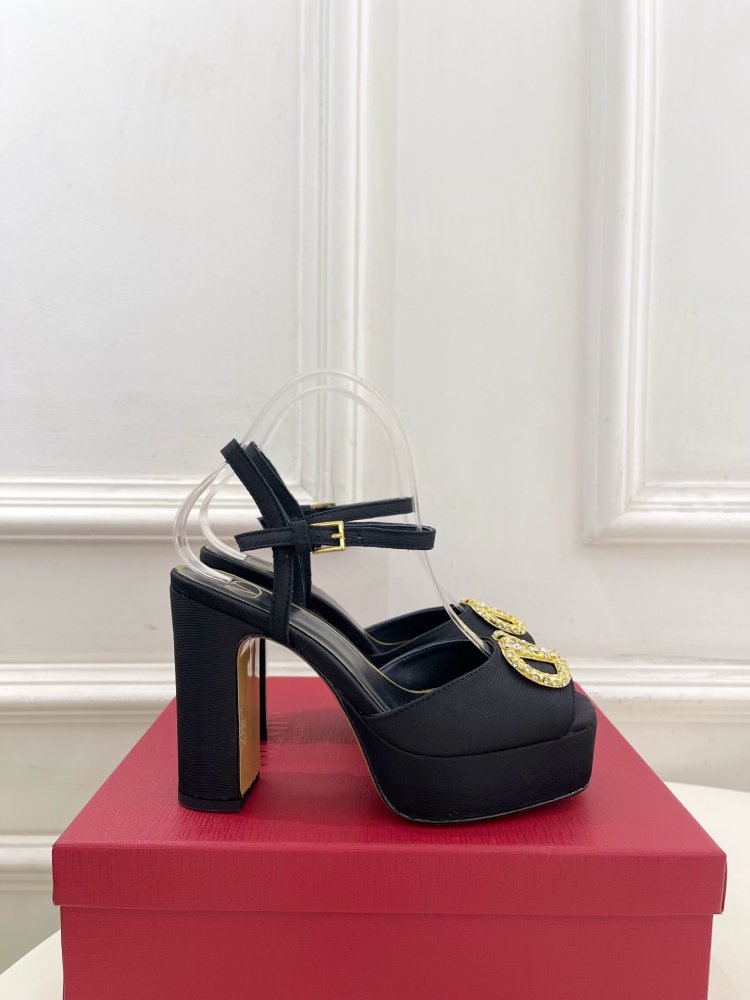 Босоножки фото 2