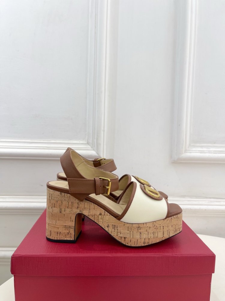 Босоножки фото 2