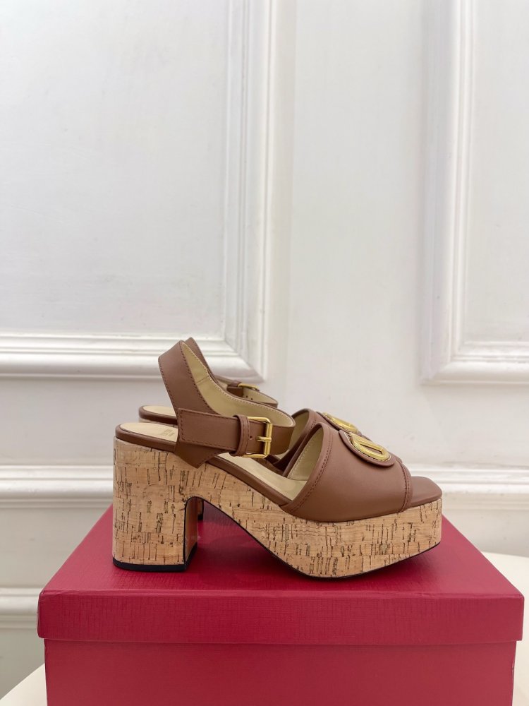 Босоножки фото 2