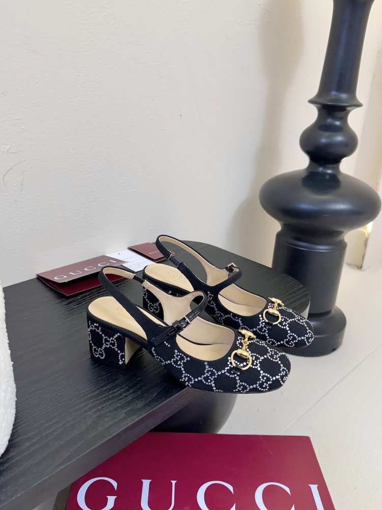 Босоножки фото 2