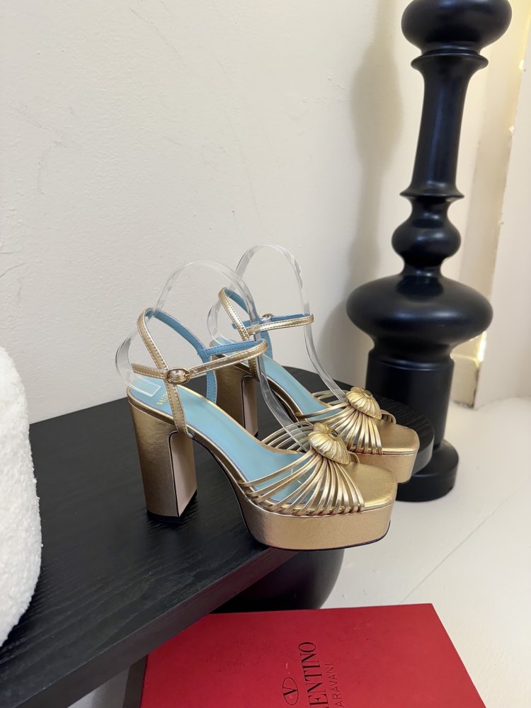 Босоніжки фото 2