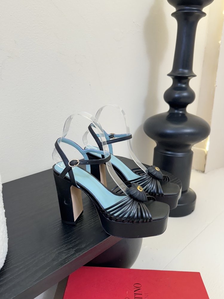 Босоніжки фото 2