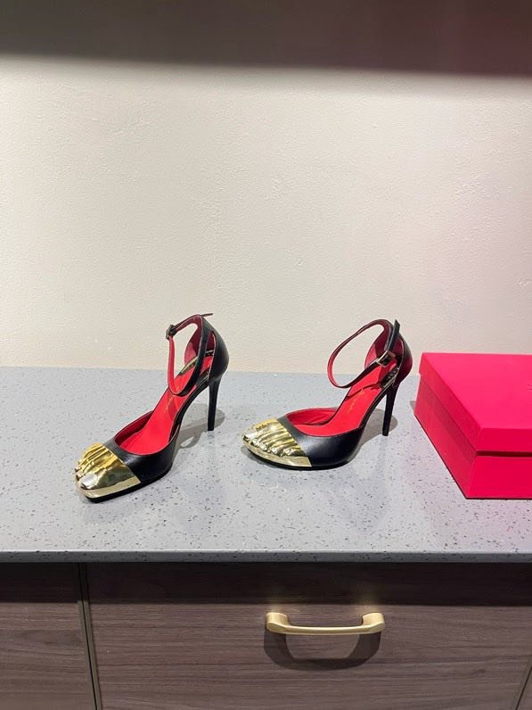 Босоножки фото 2