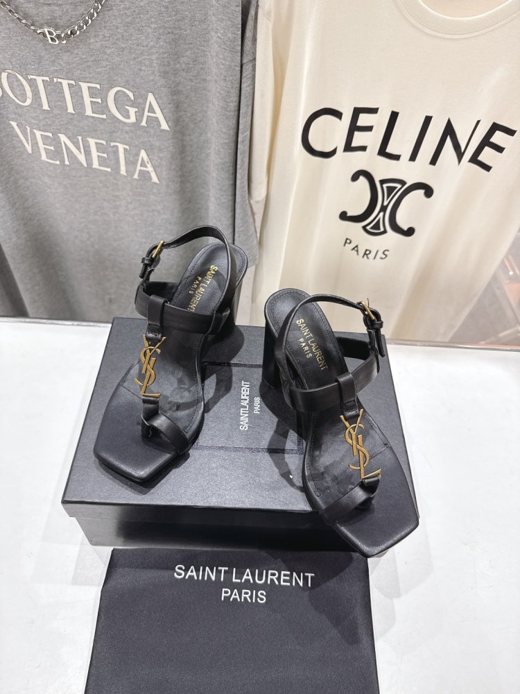 Босоніжки фото 2