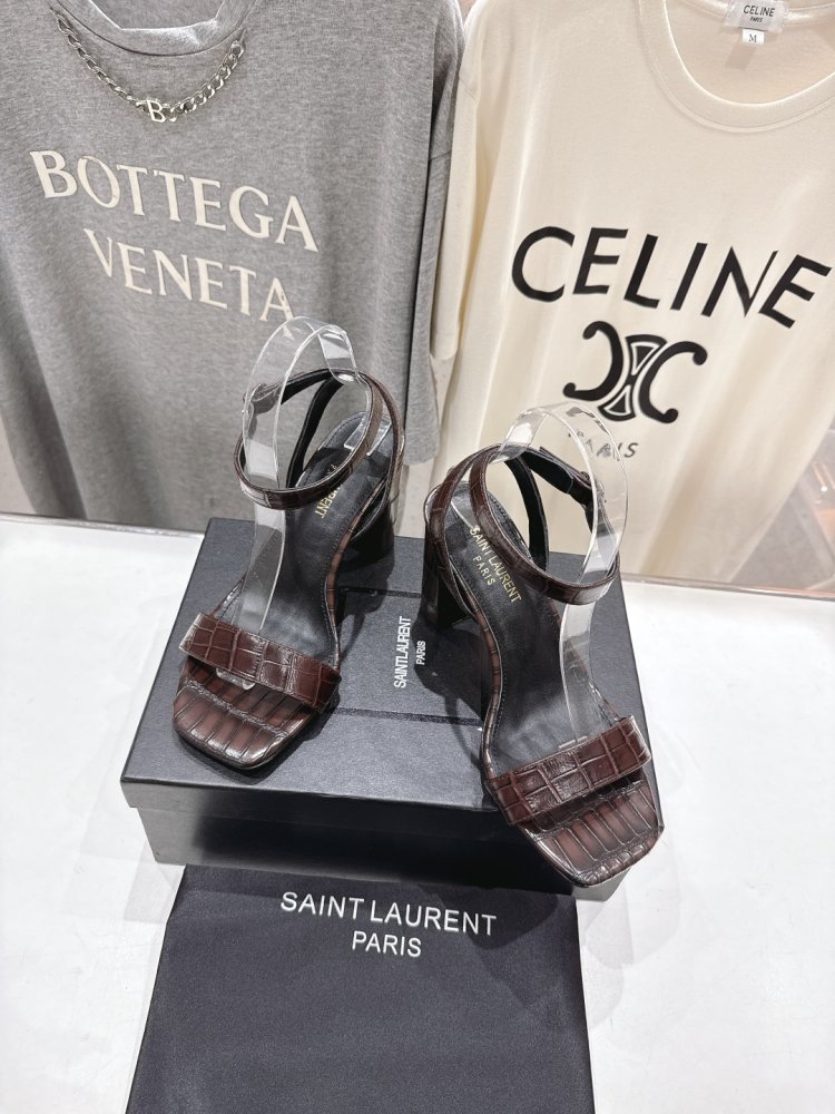 Босоніжки фото 2