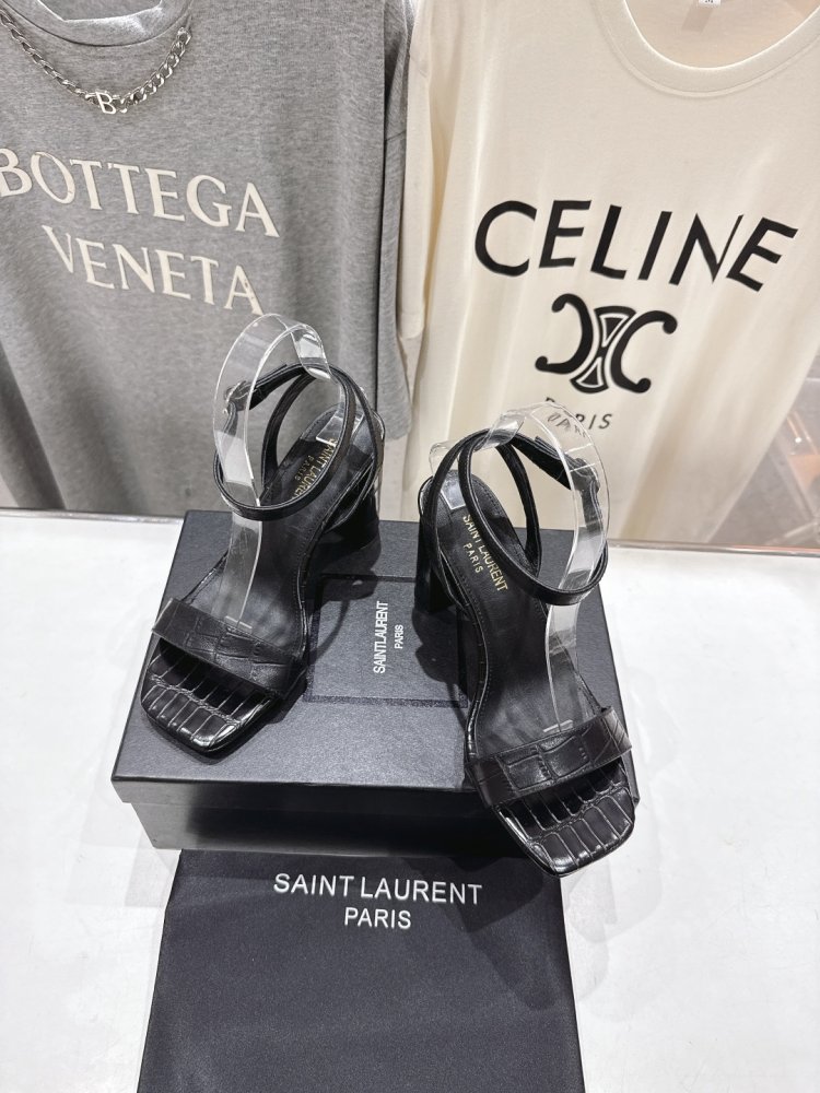 Босоніжки фото 2