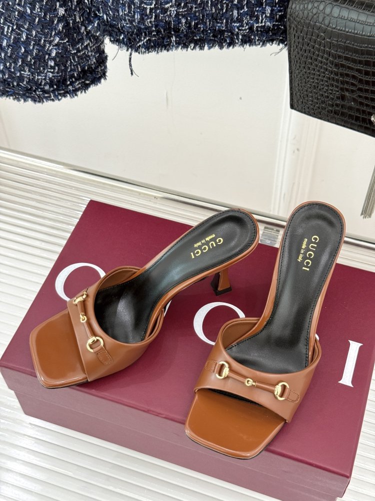 Босоножки фото 2