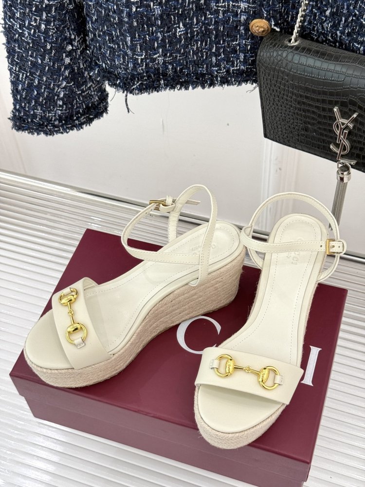 Босоножки фото 2