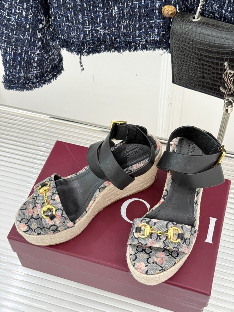 Босоножки фото 2