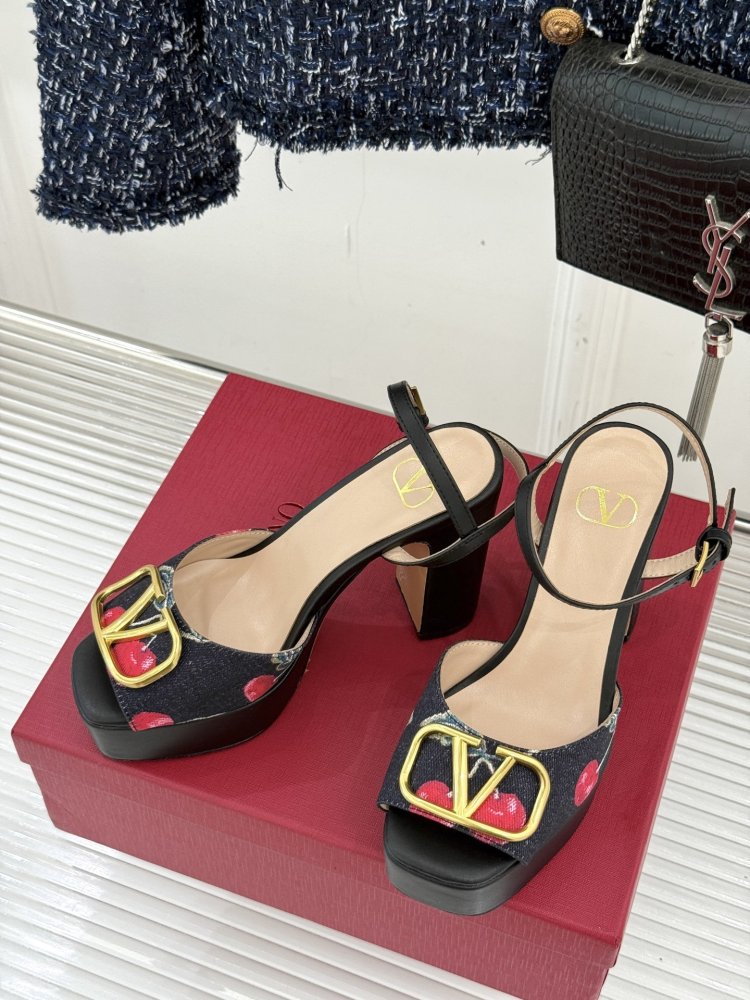 Босоножки фото 2