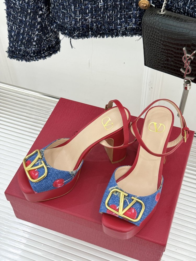 Босоножки фото 2