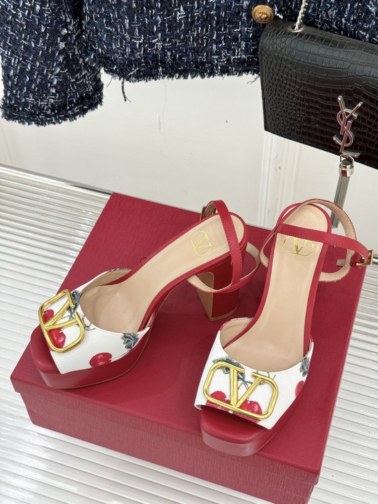 Босоножки фото 2