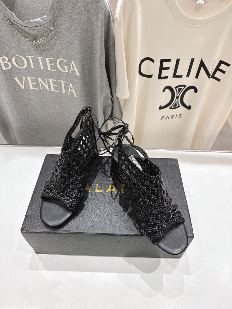 Босоніжки фото 2