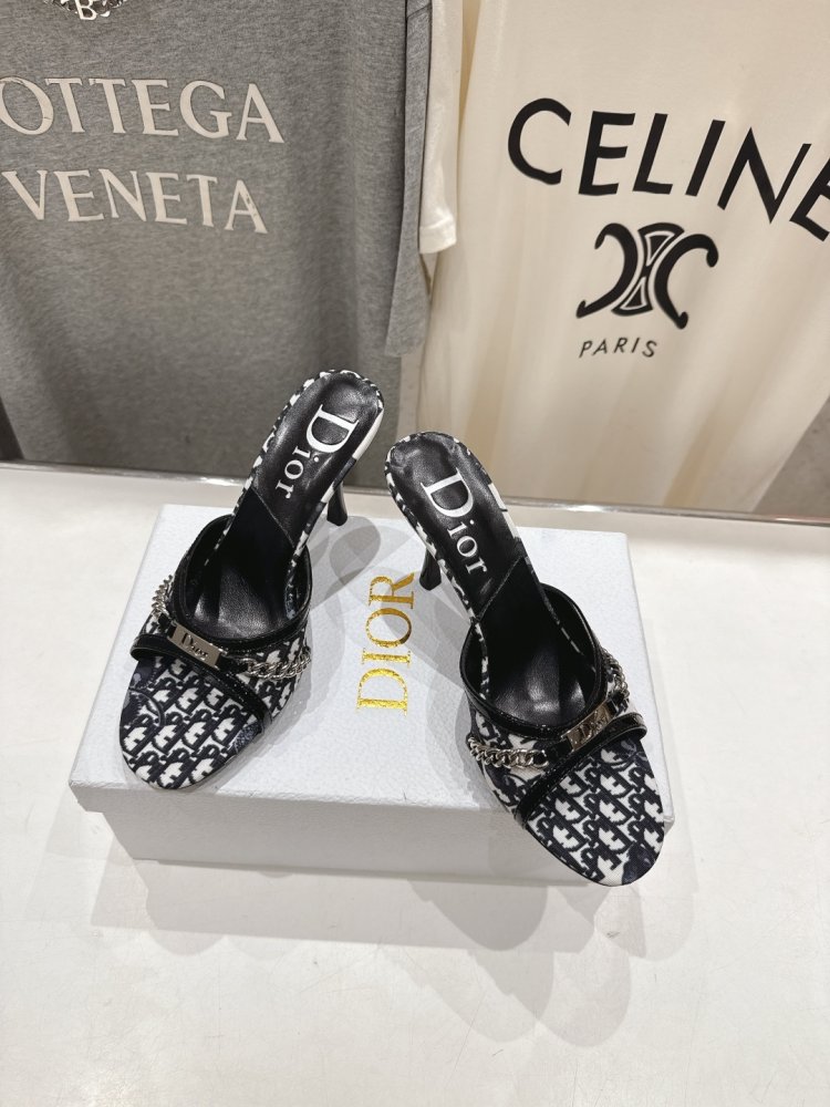 Босоножки фото 2