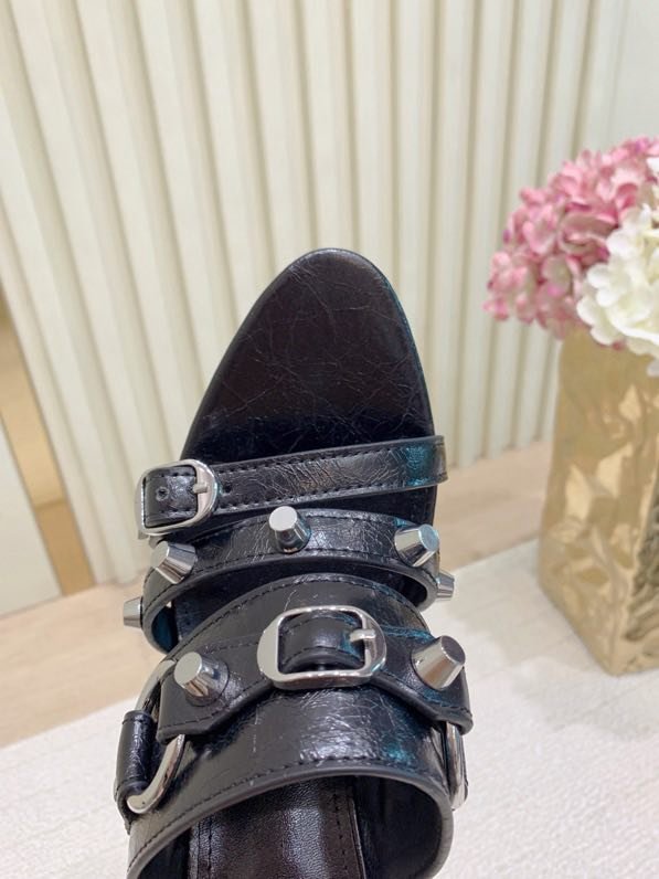 Босоніжки фото 2