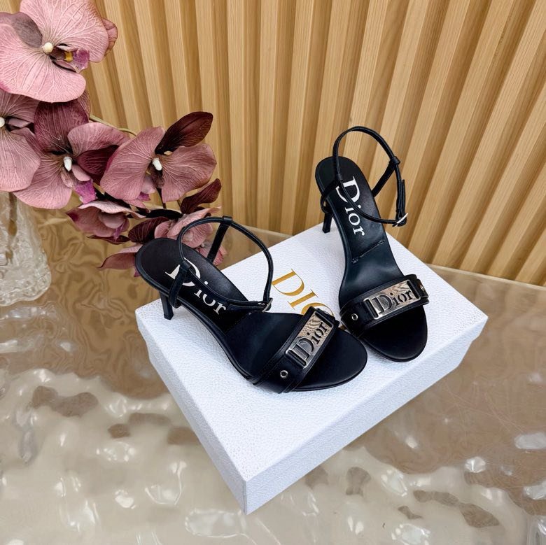 Босоножки фото 2