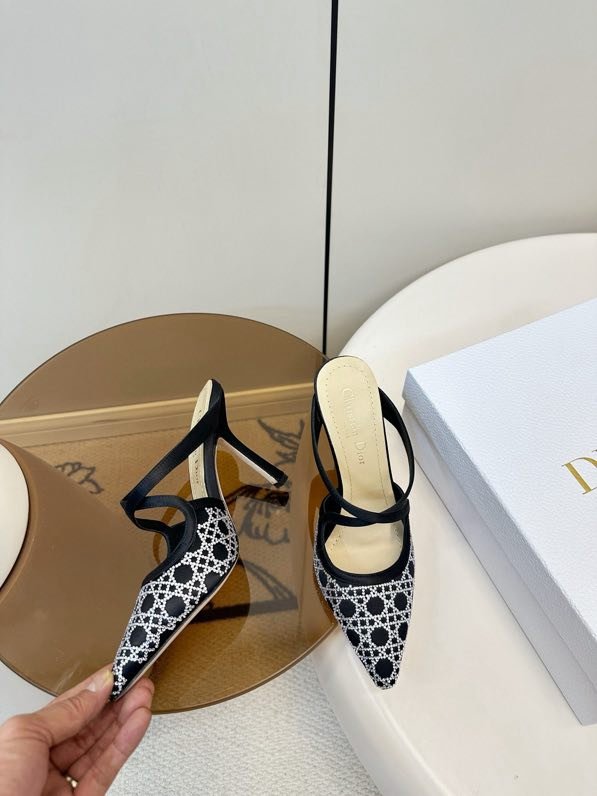 Босоніжки фото 2