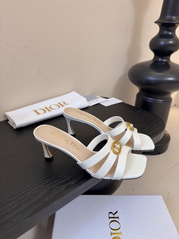 Босоніжки фото 2