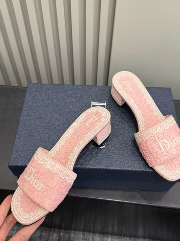 Босоножки фото 2