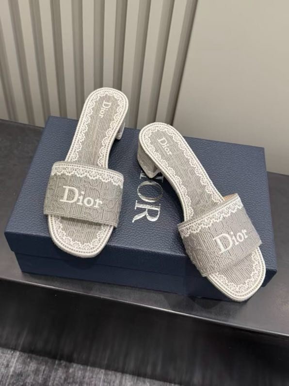 Босоножки фото 2