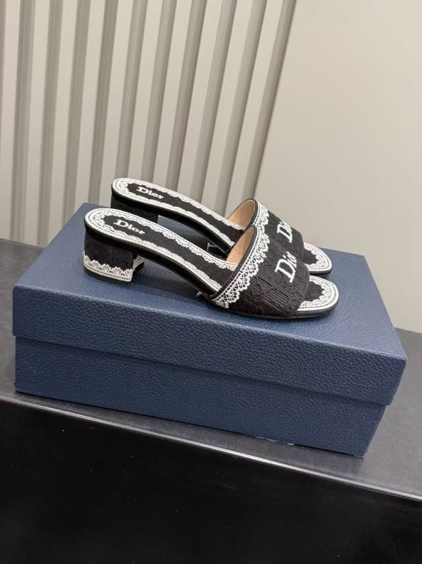 Босоножки фото 2