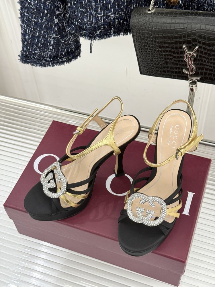 Босоножки фото 2