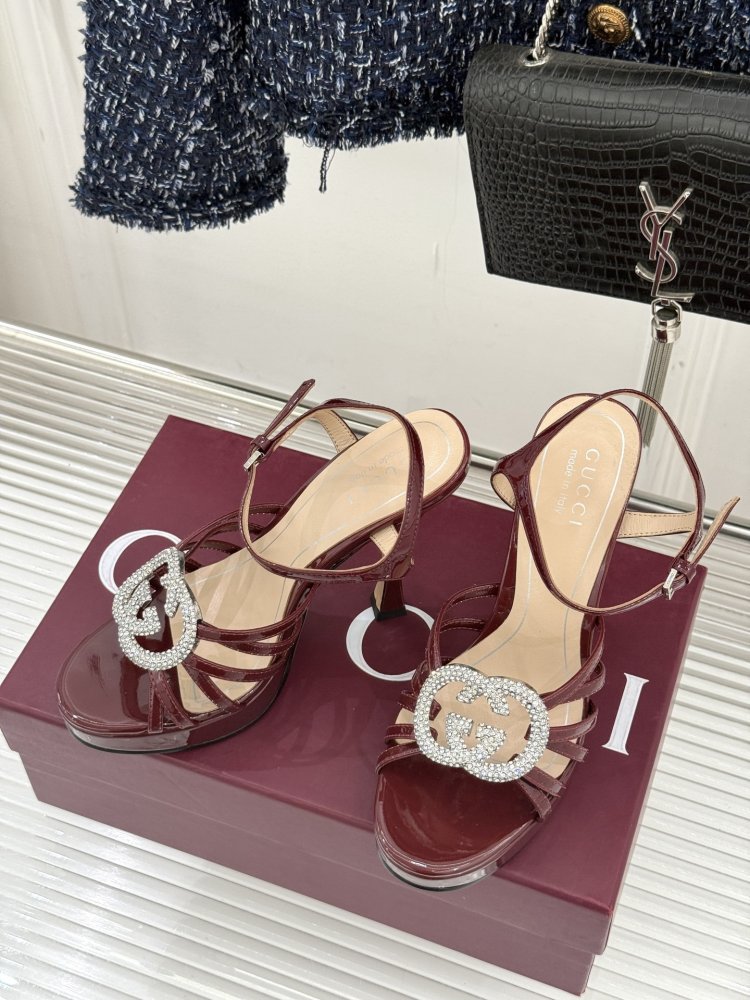 Босоножки фото 2