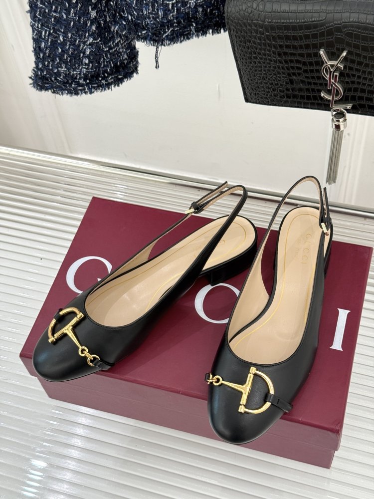 Босоножки фото 2