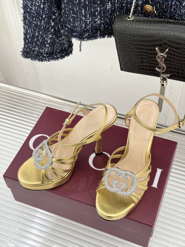 Босоножки фото 2