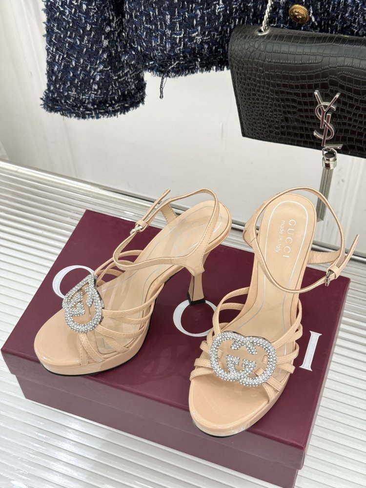 Босоножки фото 2