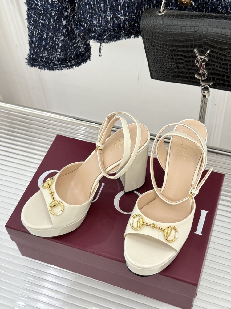 Босоножки фото 2