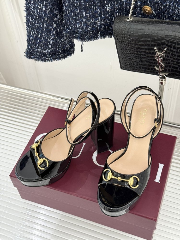 Босоножки фото 2