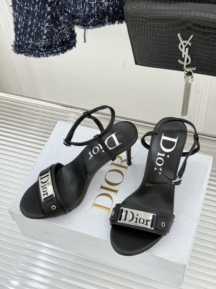 Босоножки фото 2