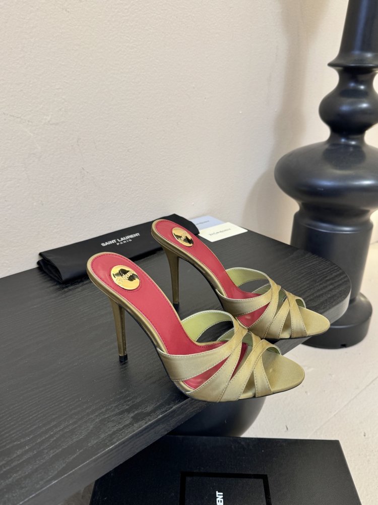 Босоножки фото 2