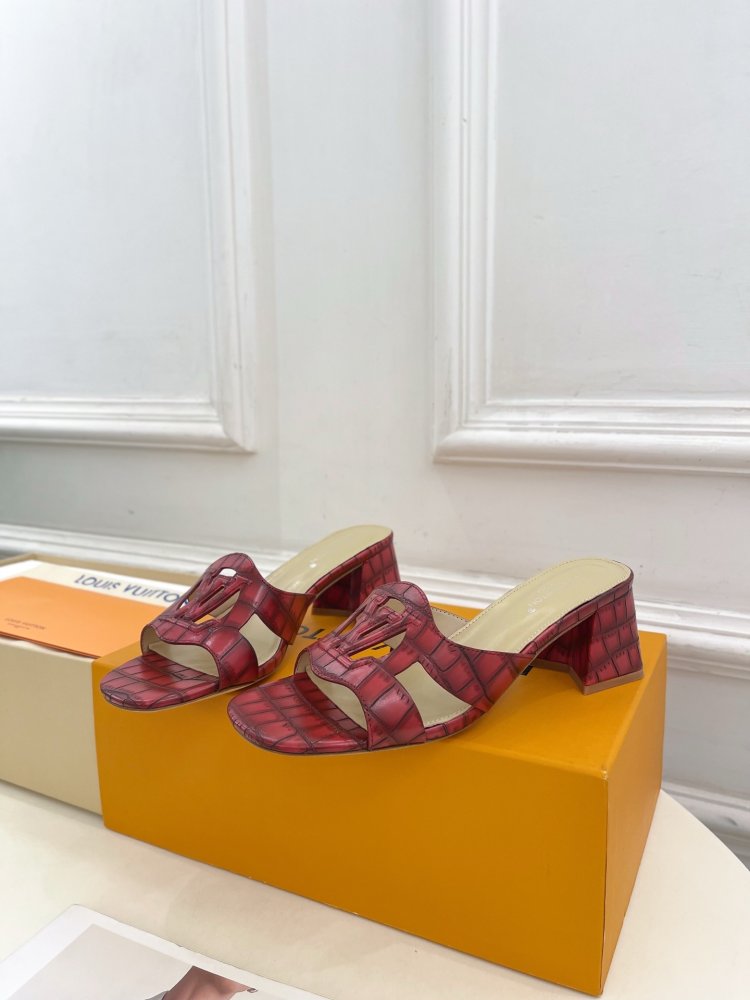 Босоножки фото 3