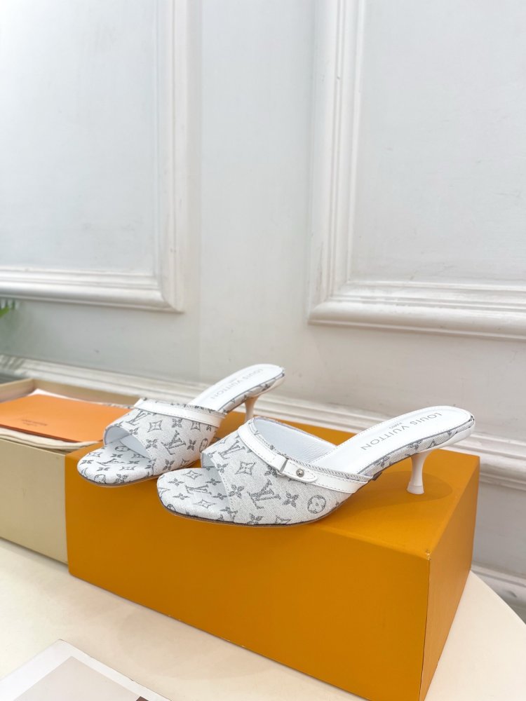 Босоножки фото 3