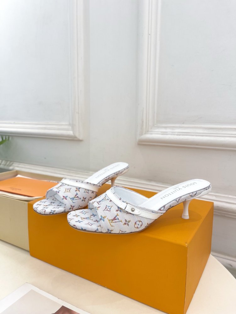 Босоножки фото 3