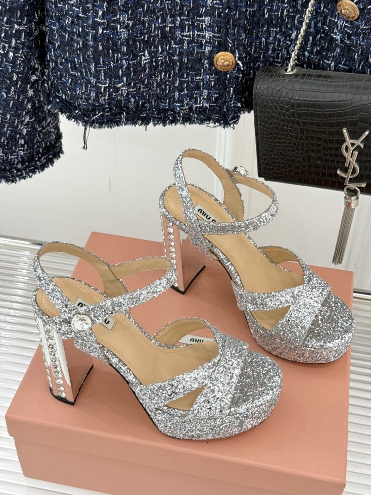 Босоножки фото 3