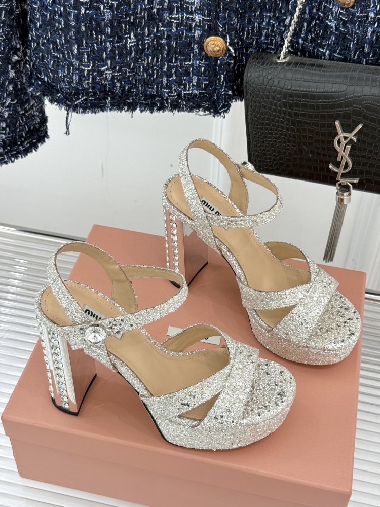 Босоножки фото 3