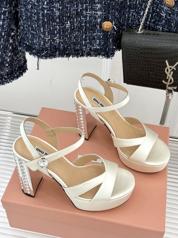 Босоножки фото 3