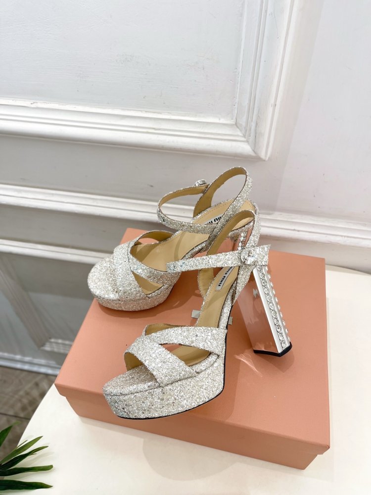 Босоніжки фото 3