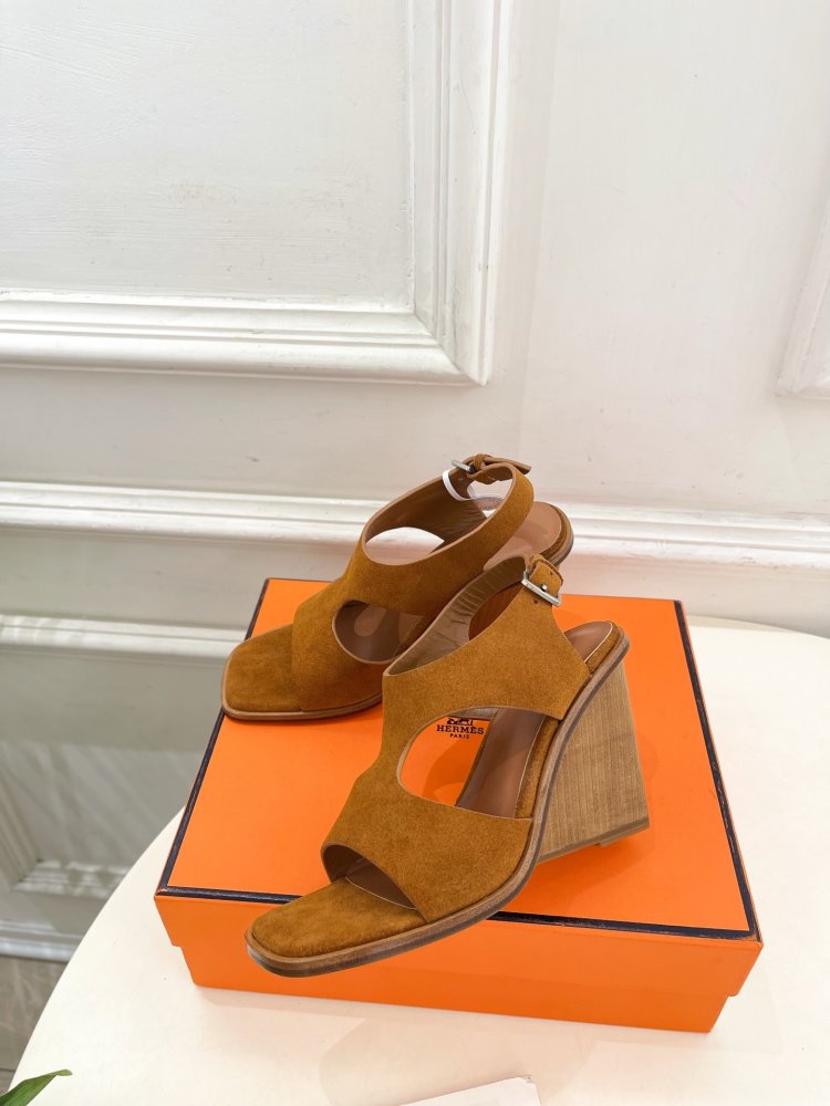 Босоножки фото 3