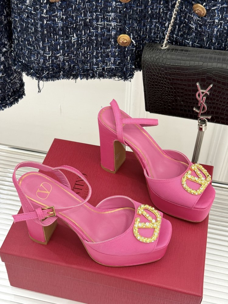 Босоножки фото 3