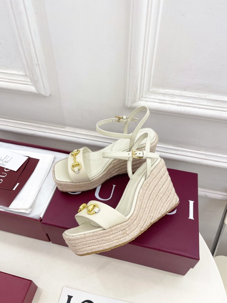 Босоніжки фото 3