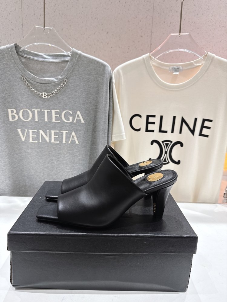 Босоніжки фото 3